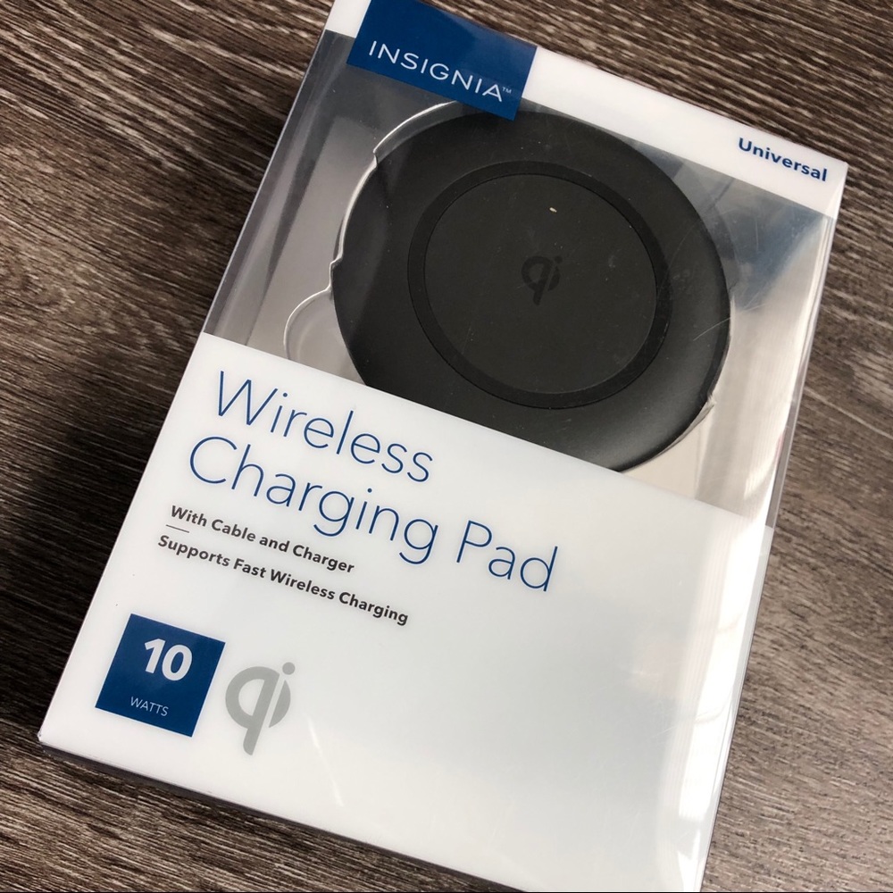 Insignia wireless charging pad